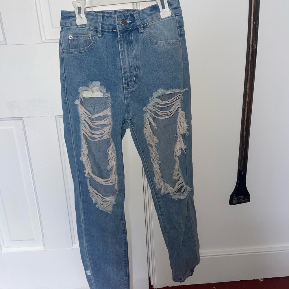 Adika ripped light wash jeans size XS